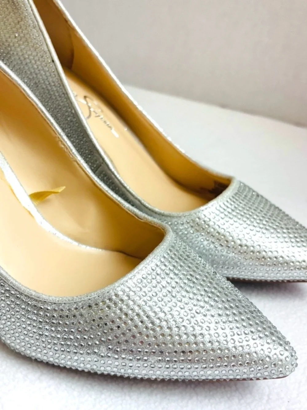 NWOT Jessica Simpson Silver Rhinestone Pointed Stiletto Sparkly Heels Pumps 7.5